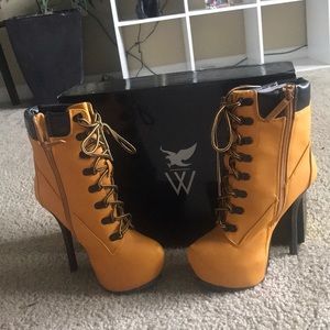 Heel bootie